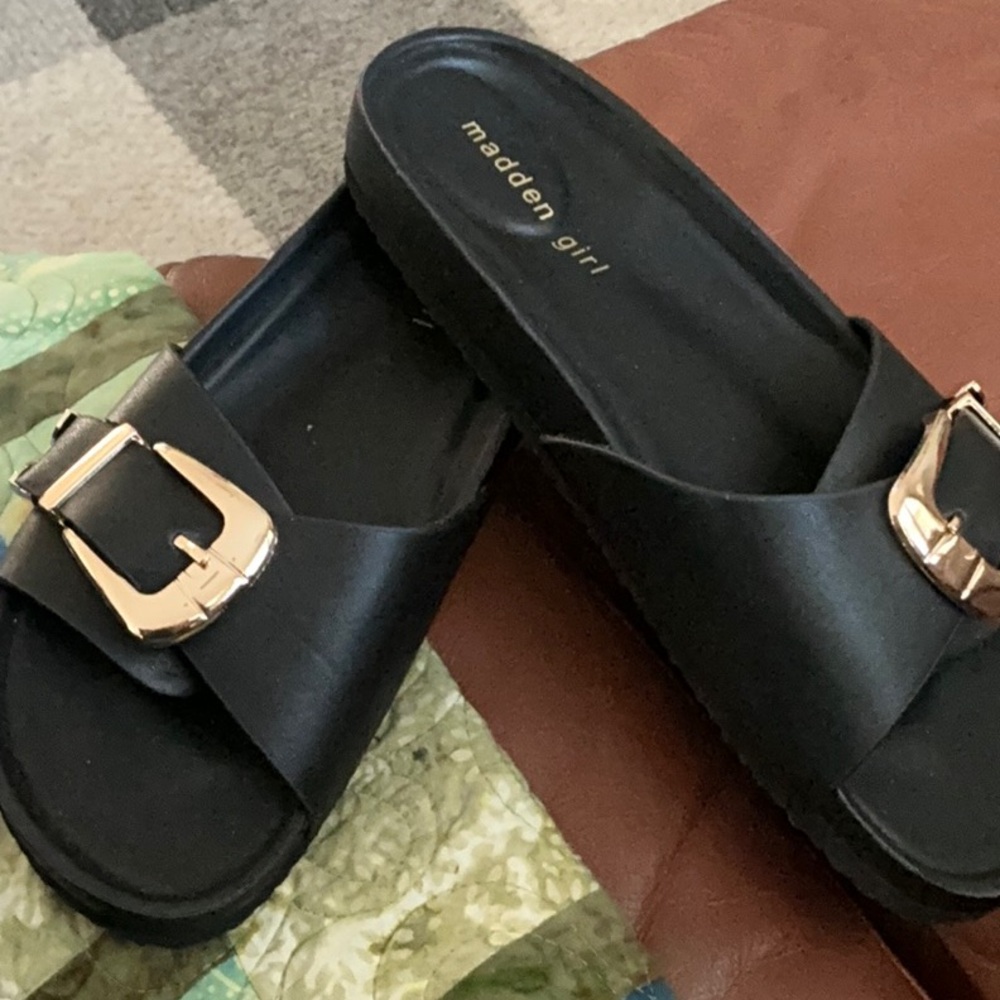 New Madden Girl Brook Black Slide Sandals with Gold Buckle Size 8.5